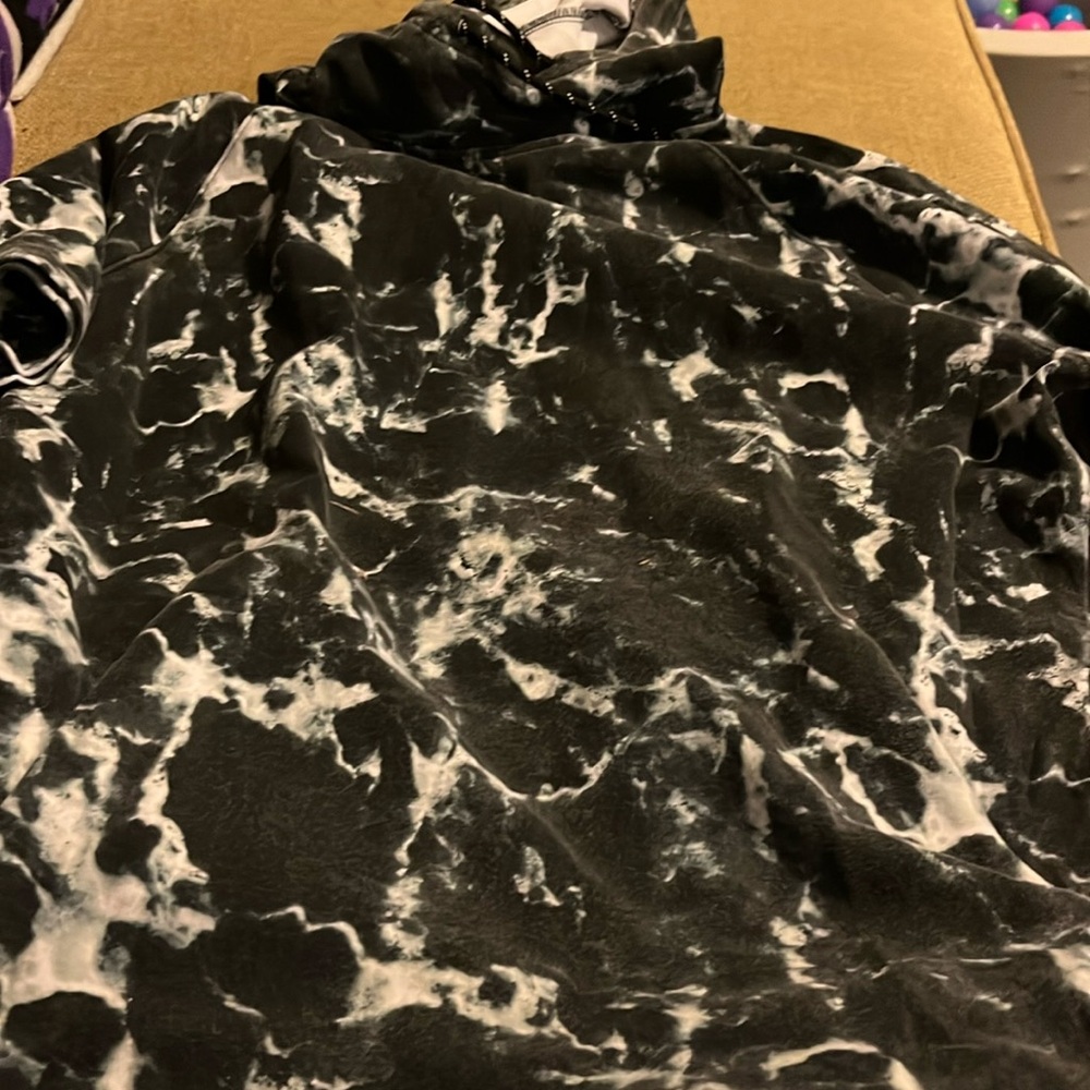 Old Navy sweatshirt